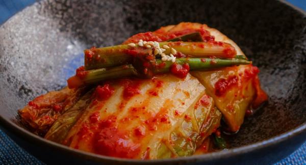 Кимчи: чем полезно и как приготовить это популярное корейское блюдо